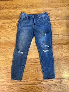Judy Blue Relaxed Fit Distressed Jeans